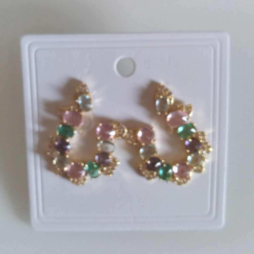 Beautiful Pastel Rhinestone Earrings - Picture 4 of 6